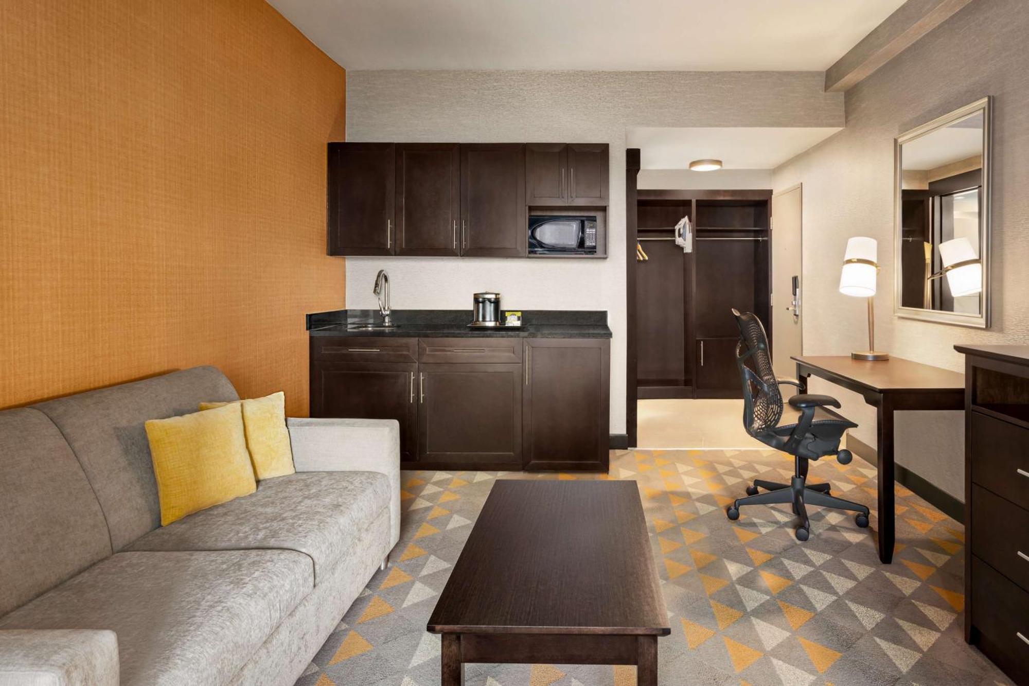 Doubletree By Hilton Pointe Claire Montreal Airport West Hotell Exteriör bild